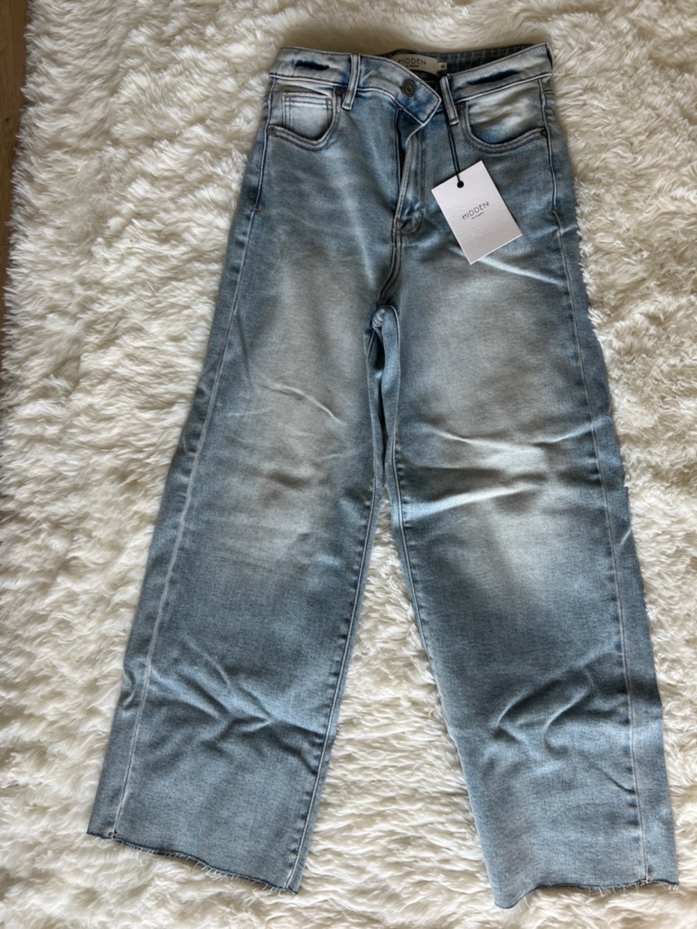 Vici Light Wash Wide Leg Jeans
Never been worn
Light wash
NWT